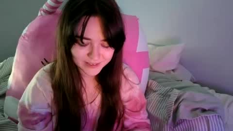 Snapshot of pillogoddess chatting on 06-14-26, 02:20 PilloGoddess online show from 06-14-26, 02:20