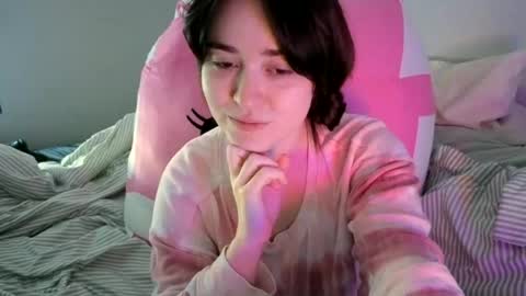 Snapshot of pillogoddess chatting on 06-14-26, 02:24 PilloGoddess online show from 06-14-26, 02:24