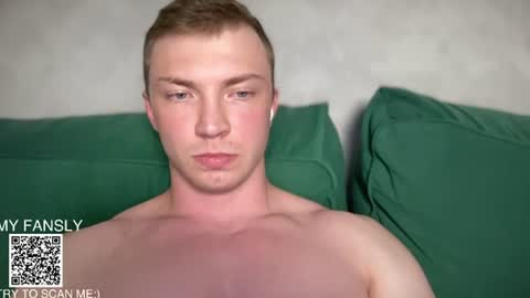 Snapshot of pimple_gang chatting on 06-12-26, 11:14 Sasha online show from 06-12-26, 11:14
