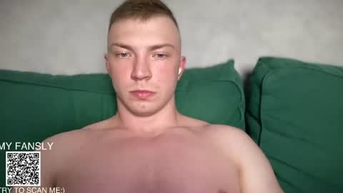 Snapshot of pimple_gang chatting on 06-18-26, 09:41 Sasha online show from 06-18-26, 09:41