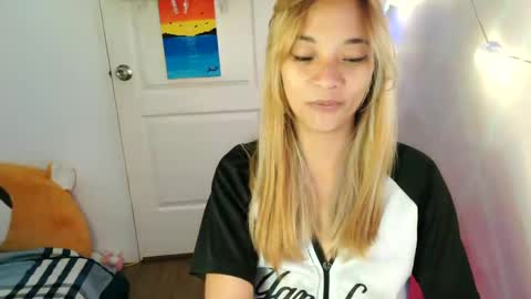 pinay beauty14 online show from 02-21-25, 02:28