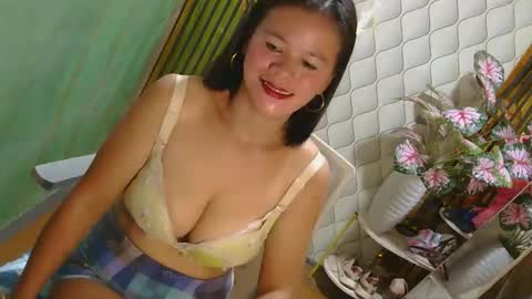 Snapshot of pinay_flor chatting on 05-09-26, 02:50 IM FLOR online show from 05-09-26, 02:50