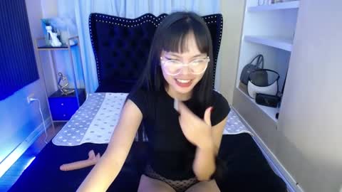 Snapshot of pinay_slutx chatting on 12-26-24, 05:51 dee online show from 12-26-24, 05:51