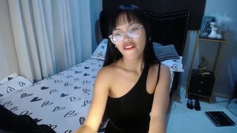 Snapshot of pinay_slutx chatting on 02-18-25, 08:36 dee online show from 02-18-25, 08:36