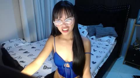 Snapshot of pinay_slutx chatting on 02-22-25, 05:57 dee online show from 02-22-25, 05:57