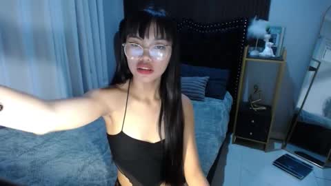 Snapshot of pinay_slutx chatting on 03-11-25, 08:41 dee online show from 03-11-25, 08:41