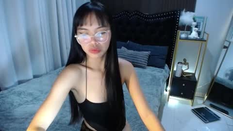 Snapshot of pinay_slutx chatting on 03-12-25, 05:49 dee online show from 03-12-25, 05:49