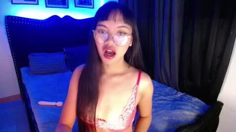 Snapshot of pinay_slutx chatting on 10-09-25, 12:03 dee online show from 10-09-25, 12:03