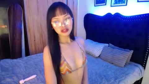 Snapshot of pinay_slutx chatting on 10-27-25, 03:16 dee online show from 10-27-25, 03:16