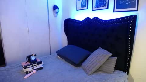 Snapshot of pinay_slutx chatting on 11-15-25, 12:41 dee online show from 11-15-25, 12:41