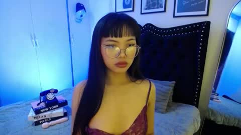 Snapshot of pinay_slutx chatting on 11-18-25, 07:13 dee online show from 11-18-25, 07:13