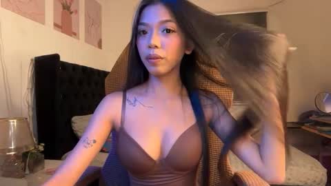 Snapshot of pinay_xpress chatting on 05-21-26, 01:18 TINA online show from 05-21-26, 01:18