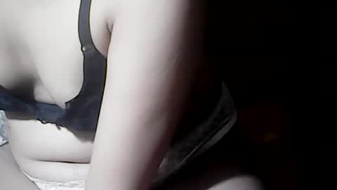 Snapshot of pinayhairyflower chatting on 07-19-26, 06:33 Nica online show from 07-19-26, 06:33