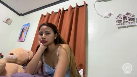 pinaypetite971689 online show from 11-24-25, 09:42