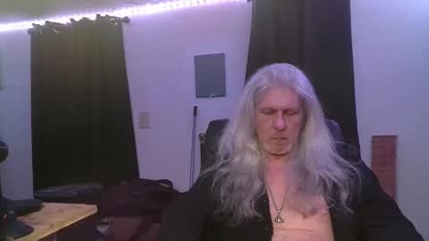 Snapshot of pincoffin chatting on 11-12-25, 05:30 Pincoffin online show from 11-12-25, 05:30