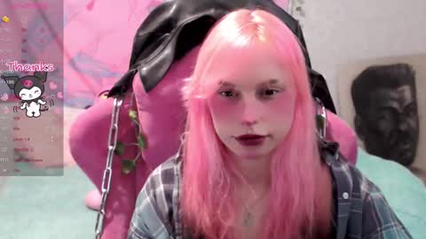 Snapshot of pineapple_dope chatting on 02-11-25, 10:18 Nancy online show from 02-11-25, 10:18
