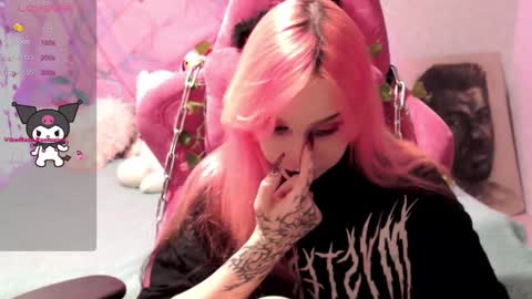 Snapshot of pineapple_dope chatting on 03-07-25, 12:58 Nancy online show from 03-07-25, 12:58
