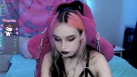 Snapshot of pineapple_dope chatting on 09-22-25, 08:22 Nancy online show from 09-22-25, 08:22