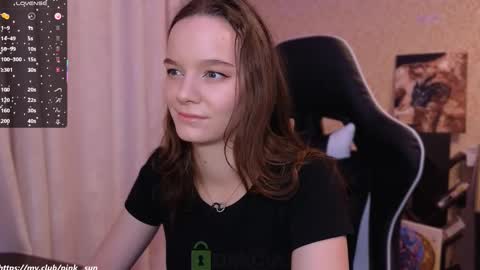 Snapshot of pink__sun chatting on 02-27-25, 02:32 Stephanie online show from 02-27-25, 02:32