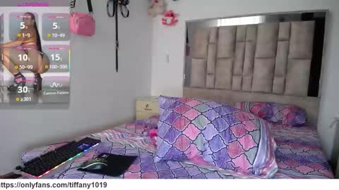 Snapshot of pink__tiffany chatting on 03-17-26, 06:22 tiffany online show from 03-17-26, 06:22