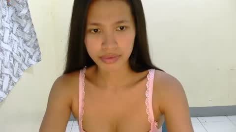 Snapshot of pink_bubbles011 chatting on 06-30-26, 07:09 pink_bubbles011 online show from 06-30-26, 07:09
