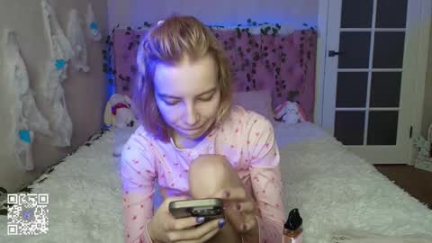 pink_lila18 online show from 02-16-26, 01:02