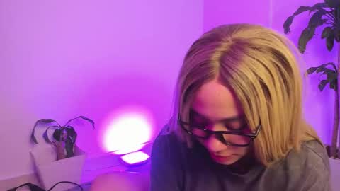 KELLY  online show from 02-28-26, 02:01