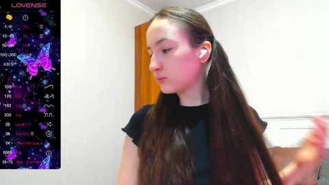 Snapshot of pink_soda33 chatting on 05-28-26, 02:42 pink_soda33 online show from 05-28-26, 02:42