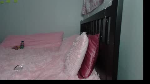 pink_tv online show from 09-24-25, 02:04