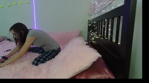 pink_tv online show from 09-26-25, 06:23