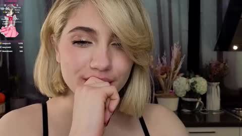 Adele online show from 03-12-25, 03:07