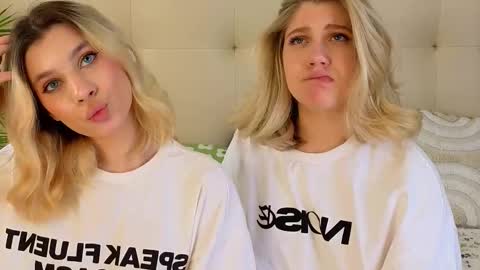 Adele online show from 12-04-25, 10:51