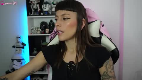 Snapshot of pinkcatlive chatting on 05-19-26, 03:40 Emily online show from 05-19-26, 03:40