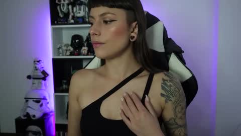 Snapshot of pinkcatlive chatting on 06-02-26, 06:54 Emily online show from 06-02-26, 06:54