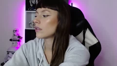 Snapshot of pinkcatlive chatting on 06-19-26, 01:10 Emily online show from 06-19-26, 01:10