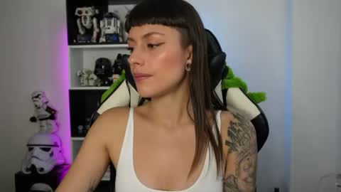 Snapshot of pinkcatlive chatting on 07-22-26, 01:47 Emily online show from 07-22-26, 01:47