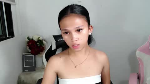 Snapshot of pinkdollbaby_ chatting on 04-25-26, 01:03 pinkdollbaby_ online show from 04-25-26, 01:03