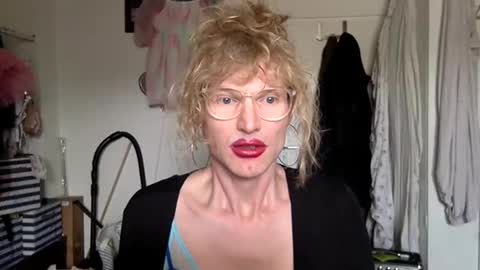 Snapshot of pinkfag chatting on 02-21-25, 10:39 pinkfag online show from 02-21-25, 10:39