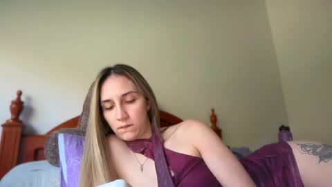 Snapshot of pinkilola chatting on 05-15-26, 04:47 Pinkilola online show from 05-15-26, 04:47