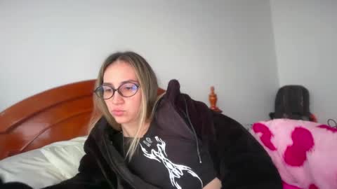 Snapshot of pinkilola chatting on 05-31-26, 03:41 Pinkilola online show from 05-31-26, 03:41