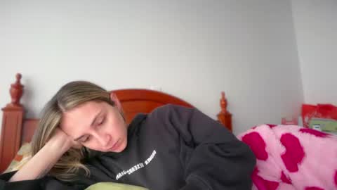 Snapshot of pinkilola chatting on 06-25-26, 04:33 Pinkilola online show from 06-25-26, 04:33