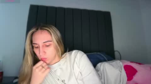 Snapshot of pinkilola chatting on 07-19-26, 05:27 Pinkilola online show from 07-19-26, 05:27