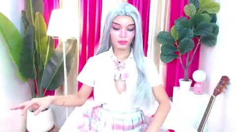 Snapshot of pinkishdoll chatting on 06-17-26, 02:25 Kyline online show from 06-17-26, 02:25