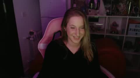 Snapshot of pinkladyx2 chatting on 01-04-25, 10:13 pinkladyx2 online show from 01-04-25, 10:13