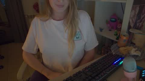 Snapshot of pinkladyx2 chatting on 10-26-25, 01:11 pinkladyx2 online show from 10-26-25, 01:11