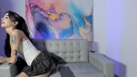 Snapshot of pinksmile_1 chatting on 12-21-25, 01:24 pinksmile_1 online show from 12-21-25, 01:24