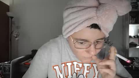 pinkwife97 online show from 09-13-25, 01:00