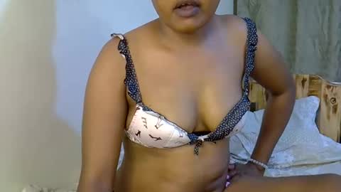 Snapshot of pinky_jules chatting on 03-08-26, 09:51 Browny online show from 03-08-26, 09:51