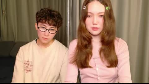 Snapshot of pinkylovers chatting on 05-30-26, 09:01 Li long hair and Ru short hair online show from 05-30-26, 09:01