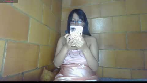 Snapshot of pinkymochy chatting on 06-18-26, 01:17 pinkymochy online show from 06-18-26, 01:17